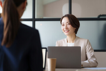 女性　ビジネス