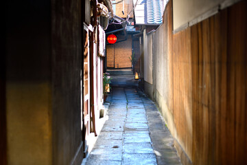 京都の祇園の裏路地