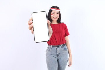 showing mobile phone with blank screen 17 agustus