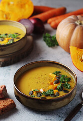 Bowls served with seasonal pumpkin soup	

