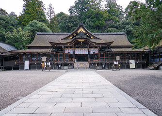 拝殿　日本最古ともいわれるの三輪明神こと大神神社（奈良県桜井市）