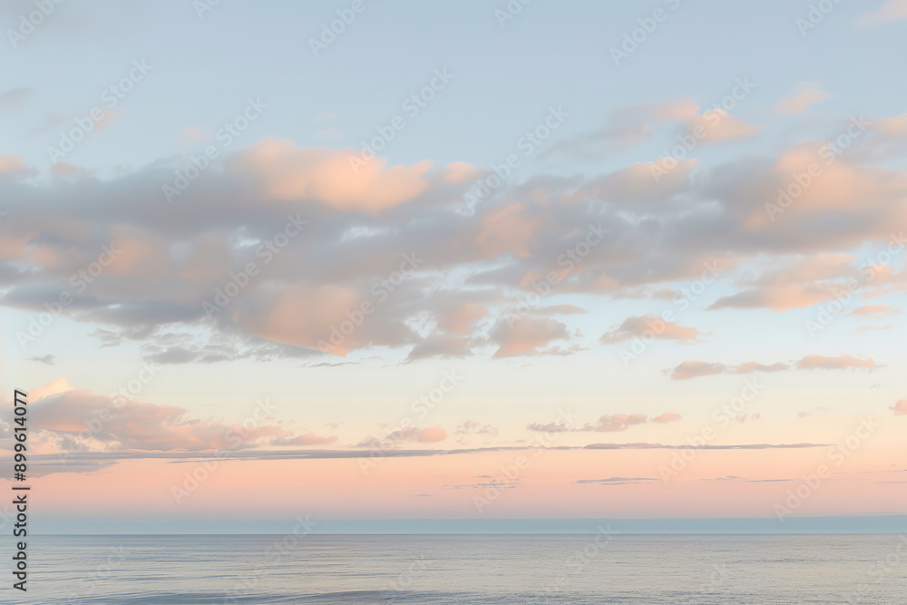 Poster Serene Sunrise Sky with Pastel Colors and Gentle Clouds  