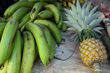 Banane und Ananas 
