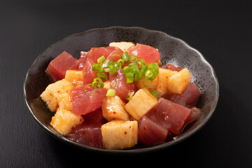 マグロと長芋のキムチ漬け