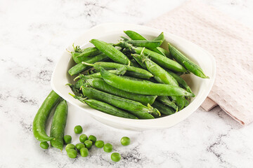 Sweet young green peas heap