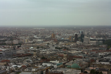 Naklejka premium Berlin Skyline Panoramic View - Overcast Cityscape with Cloudy Sky