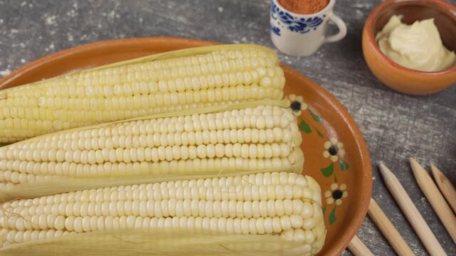 Elotes, Cooked corn to prepare with mayonnaise, Cheese and spicy sauce