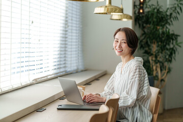 ビジネス　女性