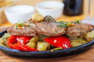 Sirloin Mexicano servido en Sartén 