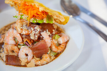 Tostada de Atún y Camaron