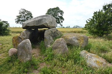 Megalithischer Dolmen von Neu Gaarz in der Gemeinde Rerik in Mecklenburg-Vorpommern