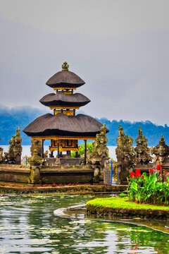 Beratan Foating Water Temple, Bali, Indonsia