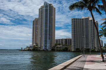 Fototapeta premium Walking in a hot summer day through Brickell in Miami, Florida