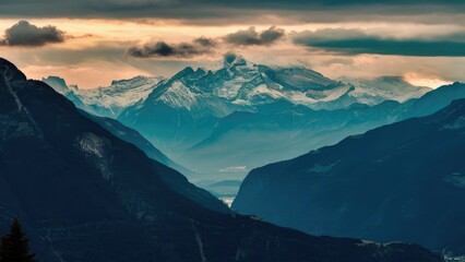 Obraz premium Warm Sunset Hues in Cool Mountain Air