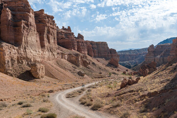 Fototapeta premium Charyn Canyon in Kazakhstan. A sunny day, rocks and a dried-up riverbed