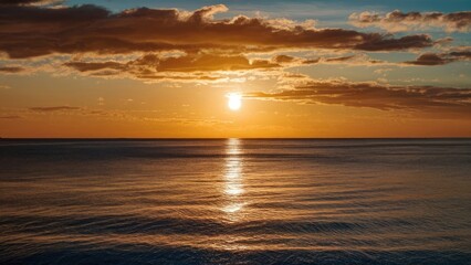 Obraz premium Quiet Sea Ambiance Under Sunlight