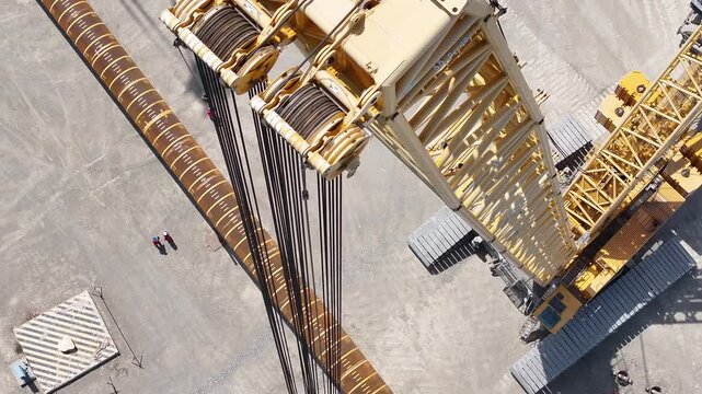 Operating large cranes and pipes on a deepwater rig