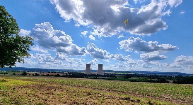 Stillgelegtes Kernkraftwerk Grohnde an der Weser