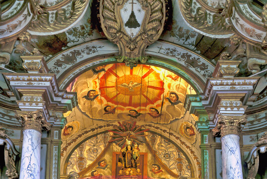 Inside the Church of Our Lady of the Carmo, built between 1760 and 1784, the church houses a gold-plated altar and a 549-pipe organ. The Unesco World Heritage site, Diamantina, MG, Brazil, 2019 