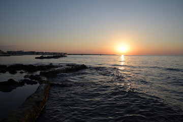 tramonto sul lungomare di Bari in Puglia