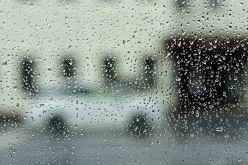 フロントガラスについた雨