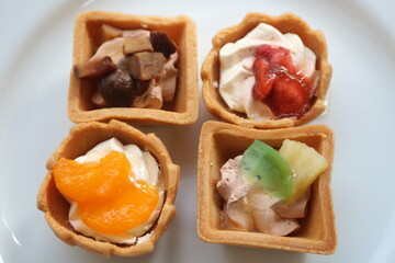 おいしそうな小さいタルトケーキ休憩カフェ・スイーツデザート・フルーツ