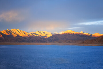 the sunrise of Lake Banggong Co in Tibet