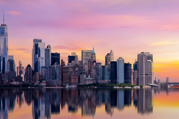 Naklejka premium New York City Manhattan downtown skyline at sunset