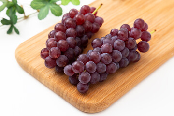 白背景にぶどう