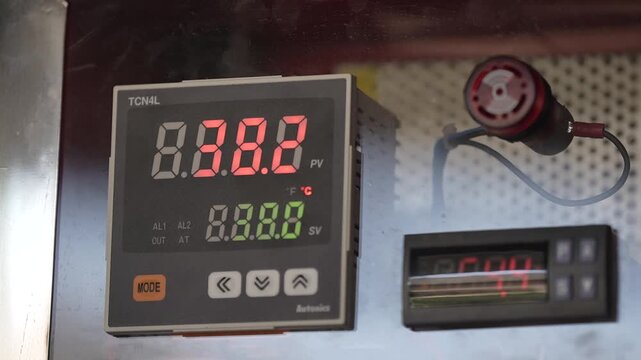 heating cabinet temperature control panel