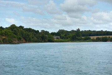 Navigation sur La Rance - Saint-Malo - Maison isolée