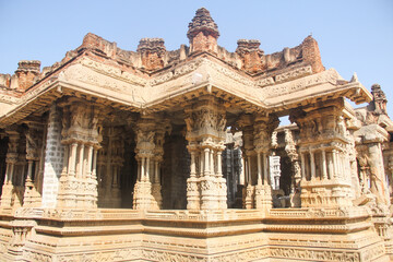 Hampi, located in Karnataka, India, is a UNESCO World Heritage Site renowned for its stunning ruins and historical significance. Once the thriving capital of the Vijayanagara Empire