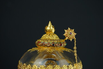 golden buddha statue