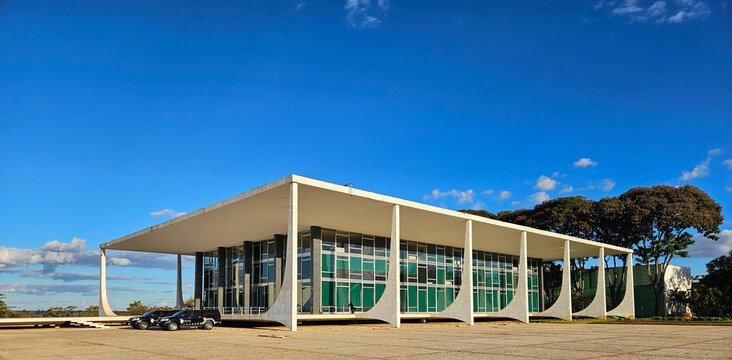Supreme Federal Court, Statue of Justice