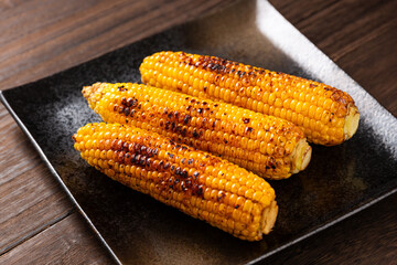 焼きとうもろこし
