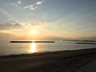 夕焼けと海