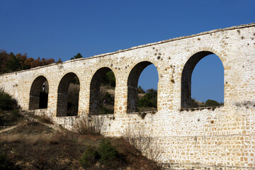 Fototapeta premium A view of the Incekaya Aqueduct and Tokatlı Canyon in Safranbolu, Turkey