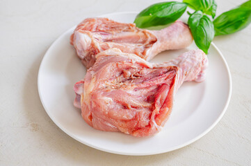 骨付きモモ肉の下ごしらえ