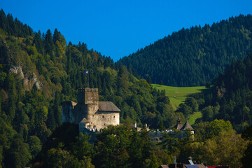 Fototapeta premium 2023-10-03; Czorsztyn Castle, Pieniny Mountains, on Lake Czorsztyn.