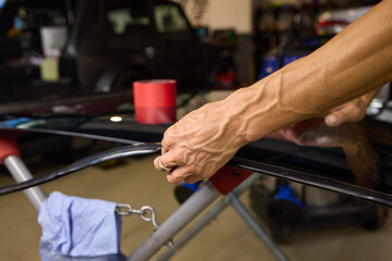 Installing windshield on a car with automotive design