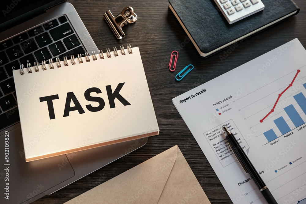 Aufkleber there is notebook with the word task. it is as an eye-catching image.