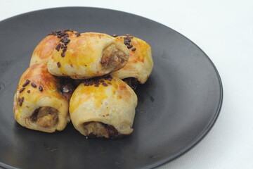 Pisang molen Apart from odading, another typical Bandung food is molen
