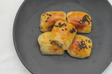 Pisang molen Apart from odading, another typical Bandung food is molen
