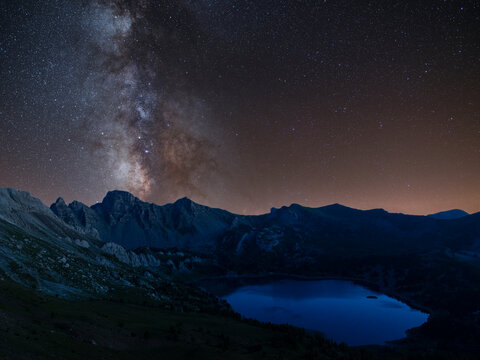 La voie lact&eacute;e au dessus du Lac d'Allos, Mercantour.