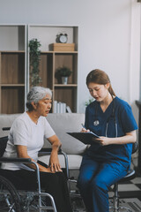 Elderly health checkups with a physician or psychiatrist who works with patients who are consulted about female or psychiatric diagnosis in a medical clinic or hospital mental health service.