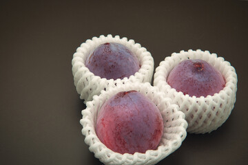 果肉だけでなく皮にも栄養があるスモモ