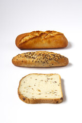 Conjunto de panes sobre fondo blanco - Pan