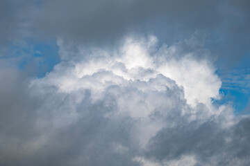 Obraz premium Blue cloudy sky background