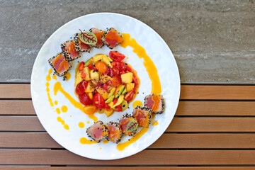 spaghetti with tomato sauce