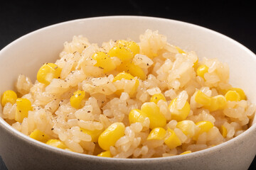 とうもろこしご飯　バター醤油